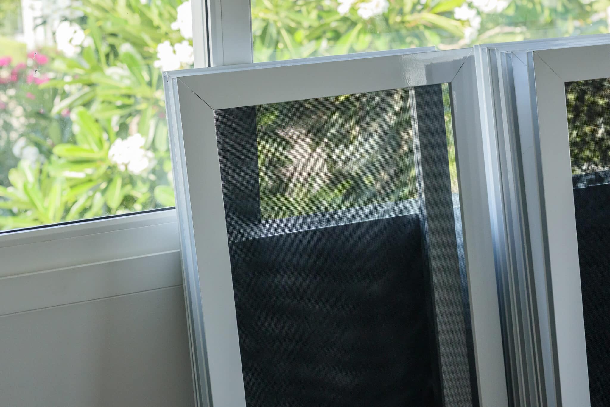 Adjustable Window Screens.